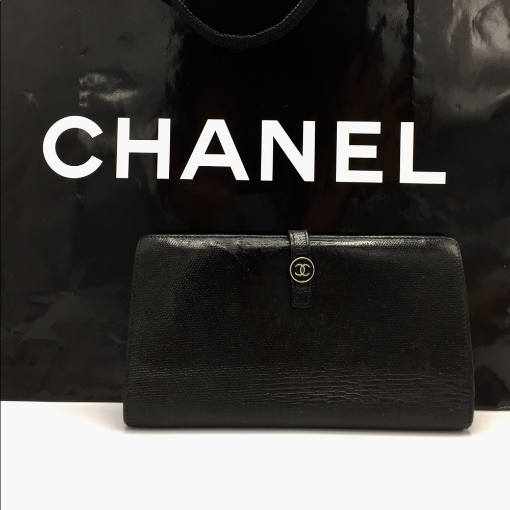 CHANEL Black Leather CC Logo Wallet